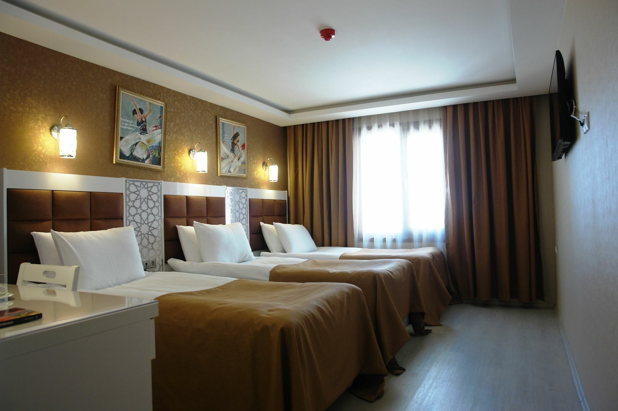 Istanbul River Hotel ภายนอก รูปภาพ